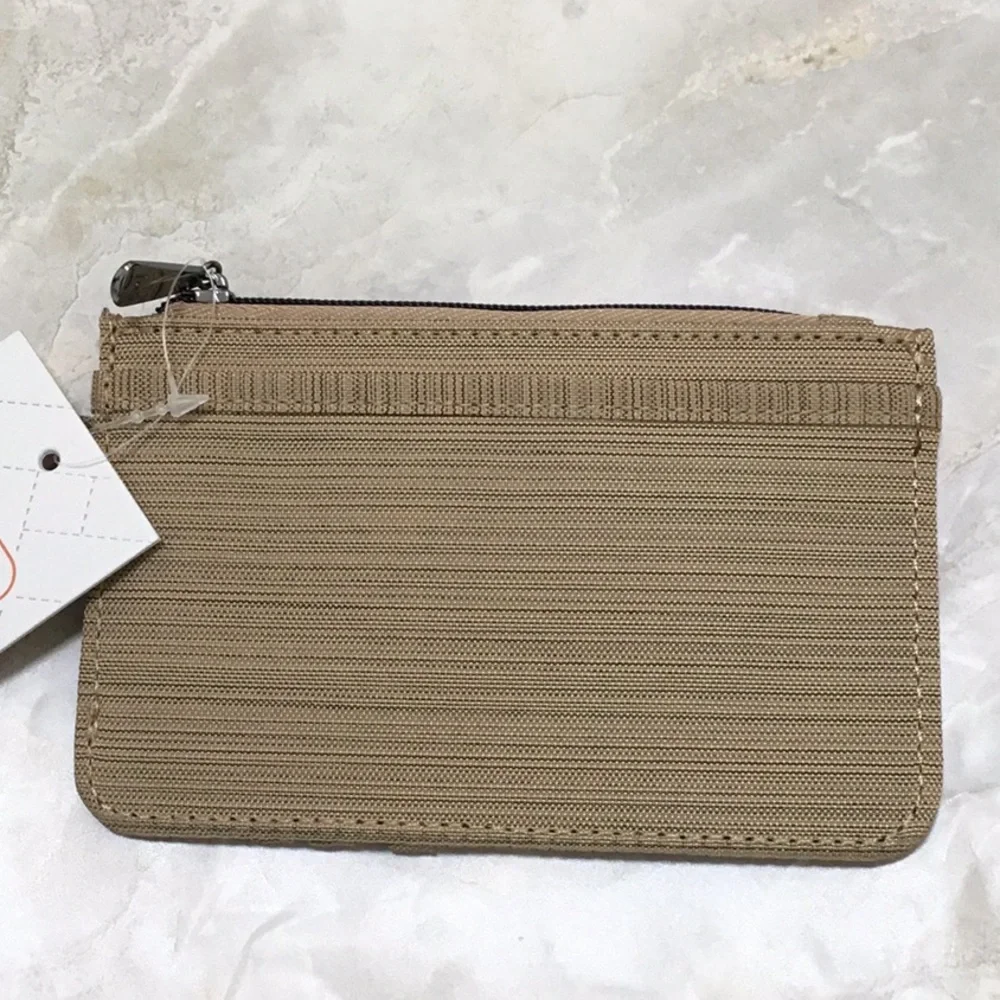 lug slim zippered