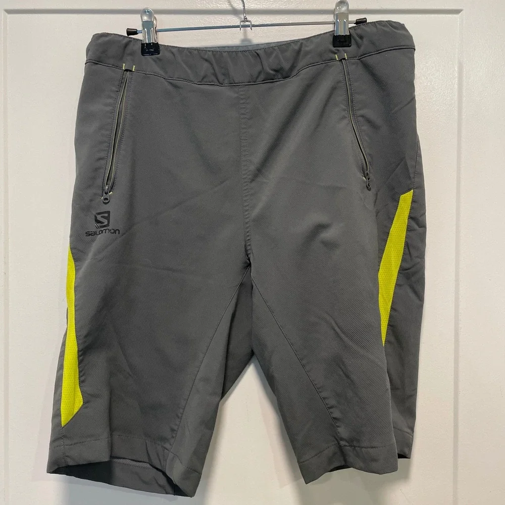 Salomon ActiLite Mens Grey Yellow Hiking Athletic Trail Shorts Size Medium