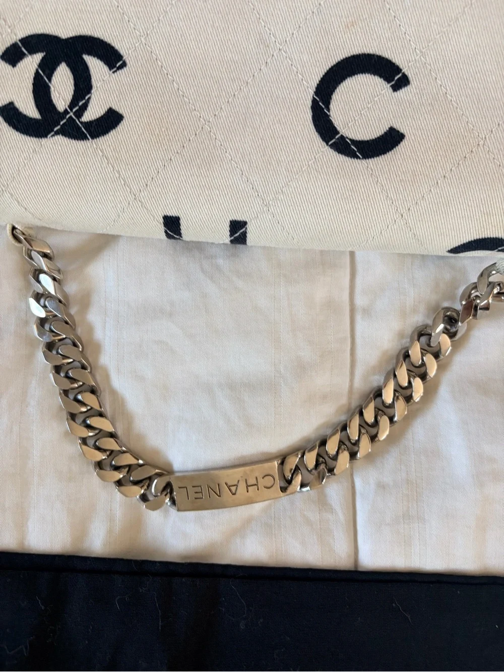 CHANEL RARE White Quilted Logo Chain Shoulder Hobo