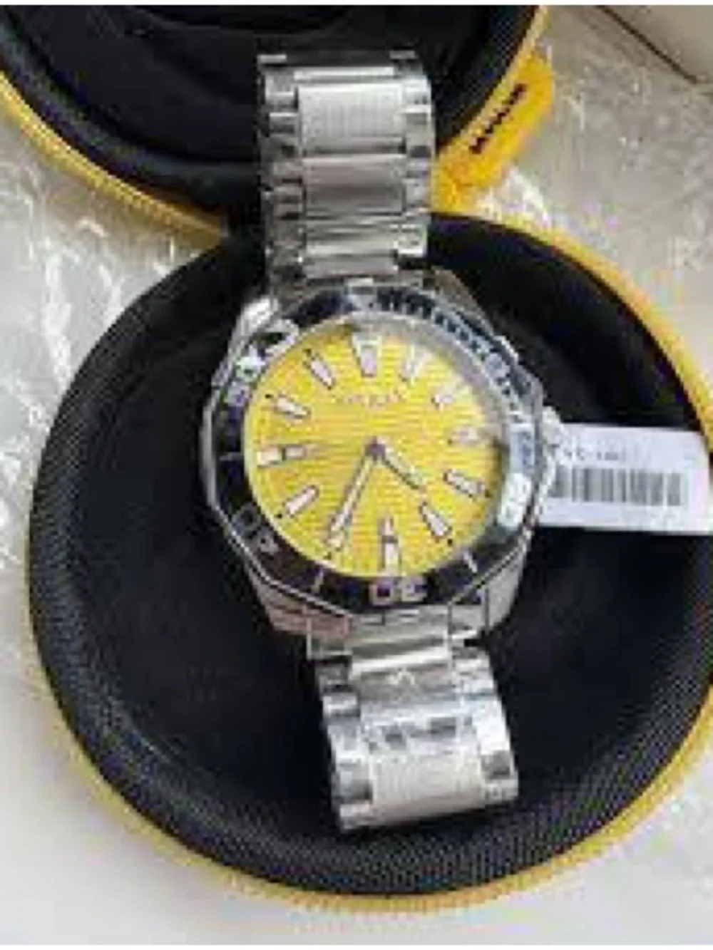 Invicta round reasonable sporty
